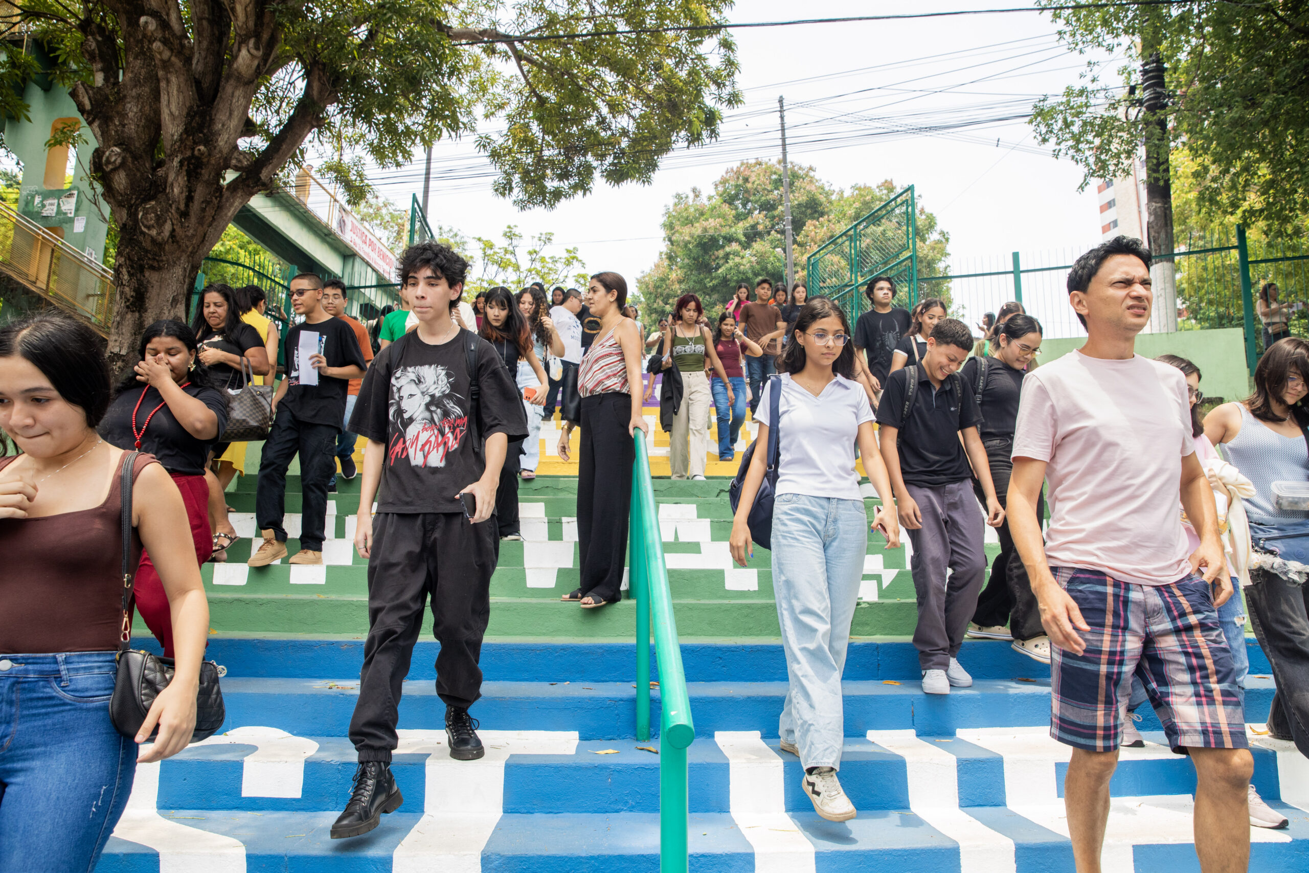 Provas do Sistema de Ingresso Seriado da UEA reúnem milhares de candidatos em Manaus e no interior